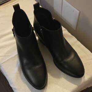 Vionic Black Ankle Booties Size 9